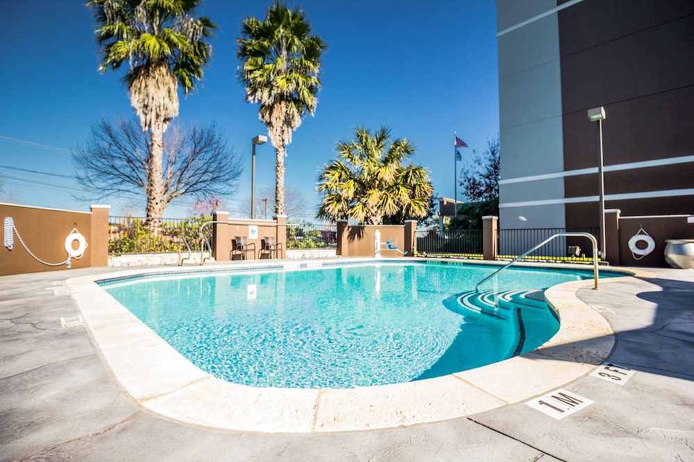 atwell suites austin airport by ihg