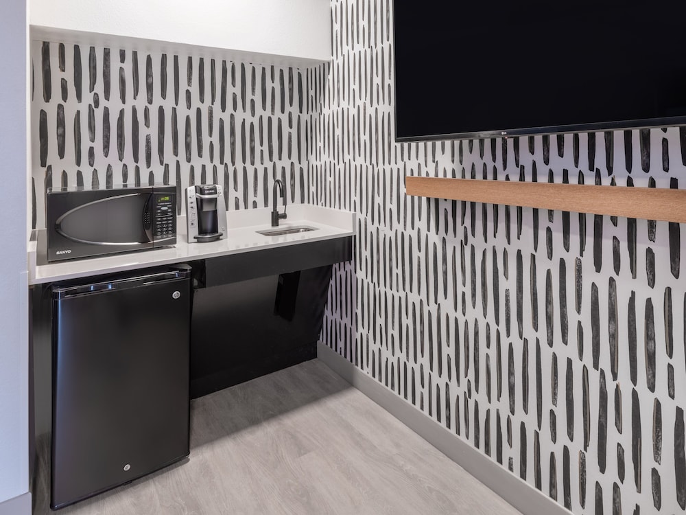 atwell suites austin airport by ihg
