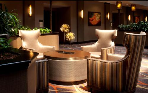 embassy suites by hilton austin arboretum