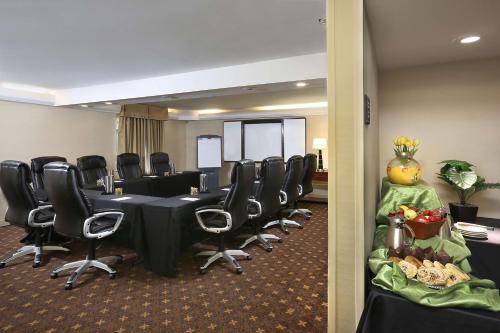 doubletree by hilton denver thornton