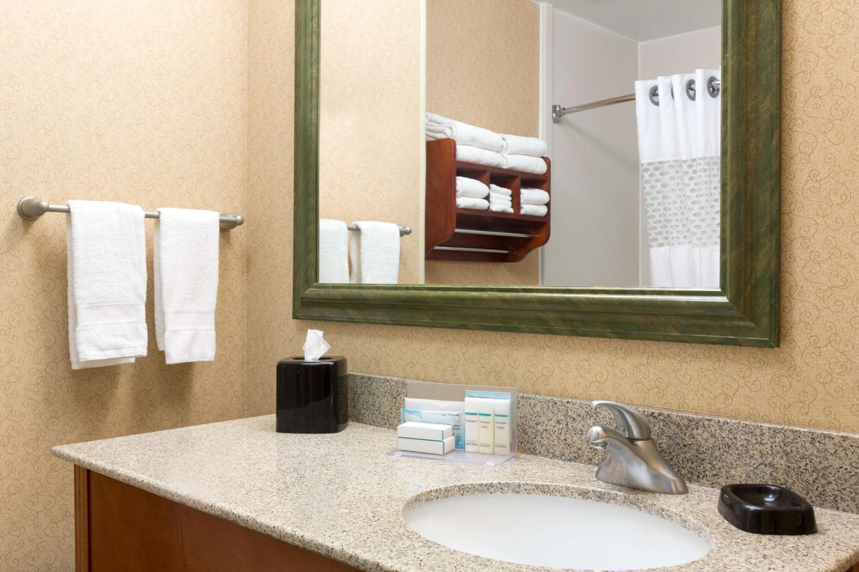 hampton inn houston willowbrook mall
