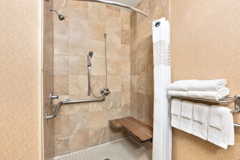 hampton inn houston willowbrook mall
