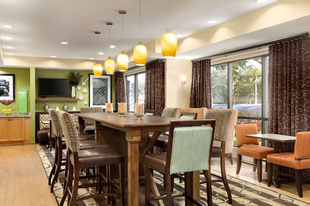 hampton inn houston willowbrook mall