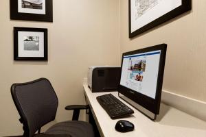 hampton inn houston willowbrook mall