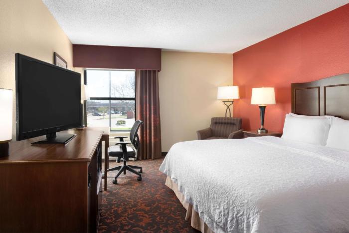 hampton inn houston willowbrook mall