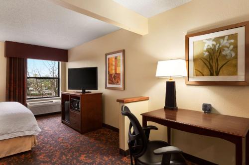 hampton inn houston willowbrook mall