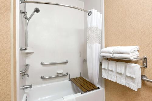 hampton inn houston willowbrook mall