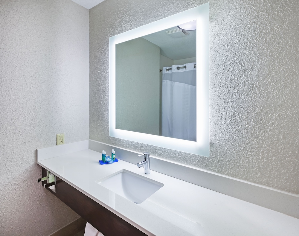 holiday inn express and suites houston memorial park area