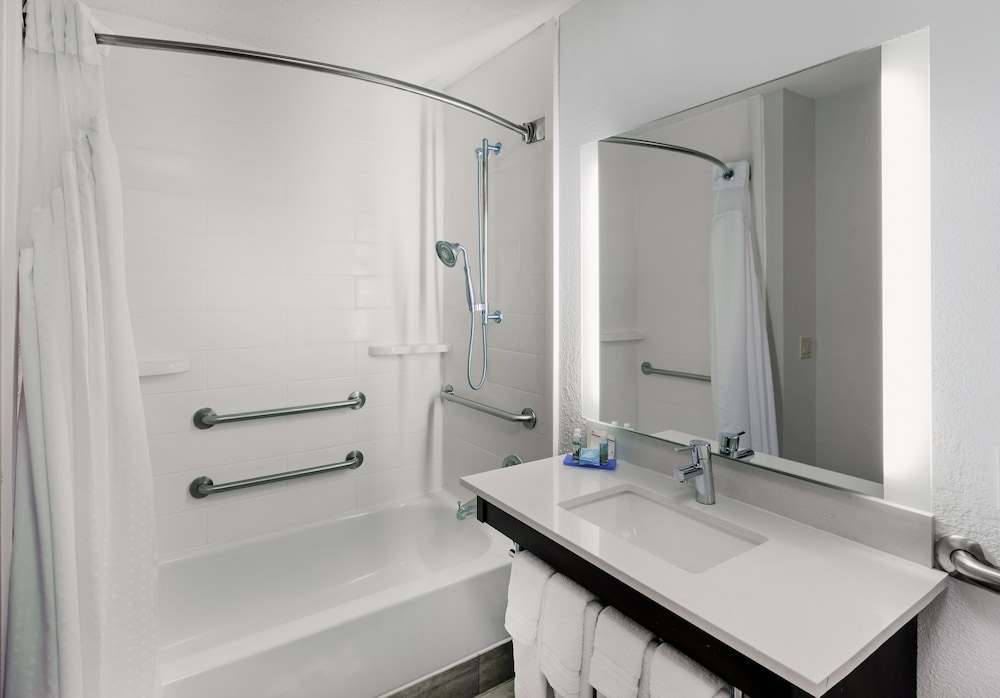 holiday inn express and suites houston memorial park area