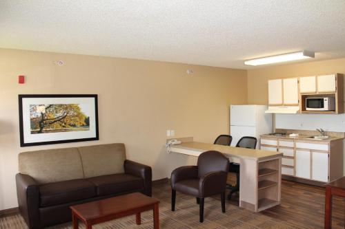 extended stay america suites houston katy freeway energy cor