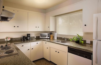 west beach inn a coast hotel