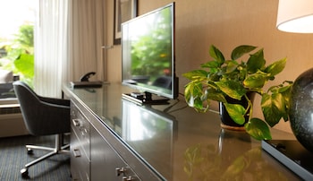 west beach inn a coast hotel