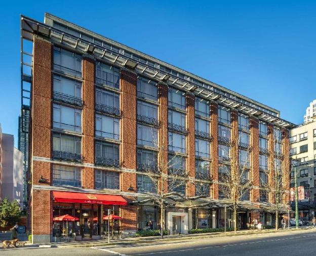opus hotel vancouver