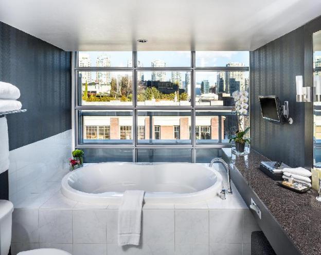 opus hotel vancouver