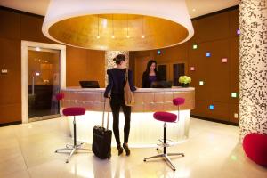 opus hotel vancouver