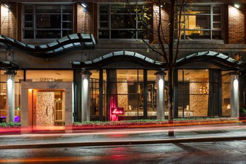opus hotel vancouver