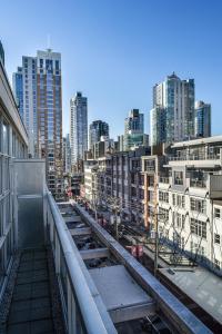 opus hotel vancouver