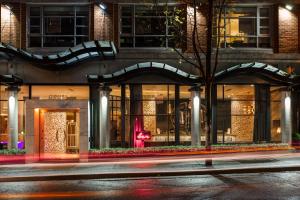 opus hotel vancouver