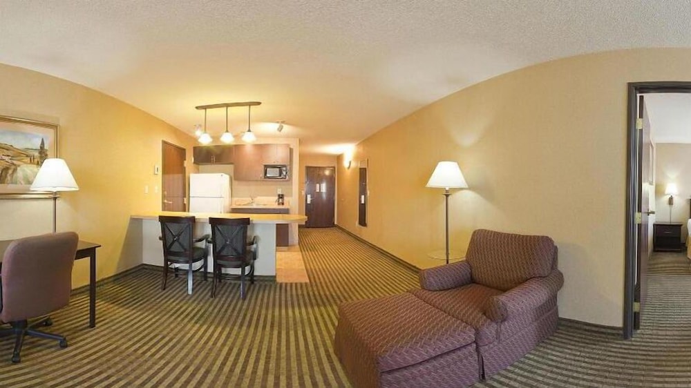 holiday inn express and suites marina state beach area