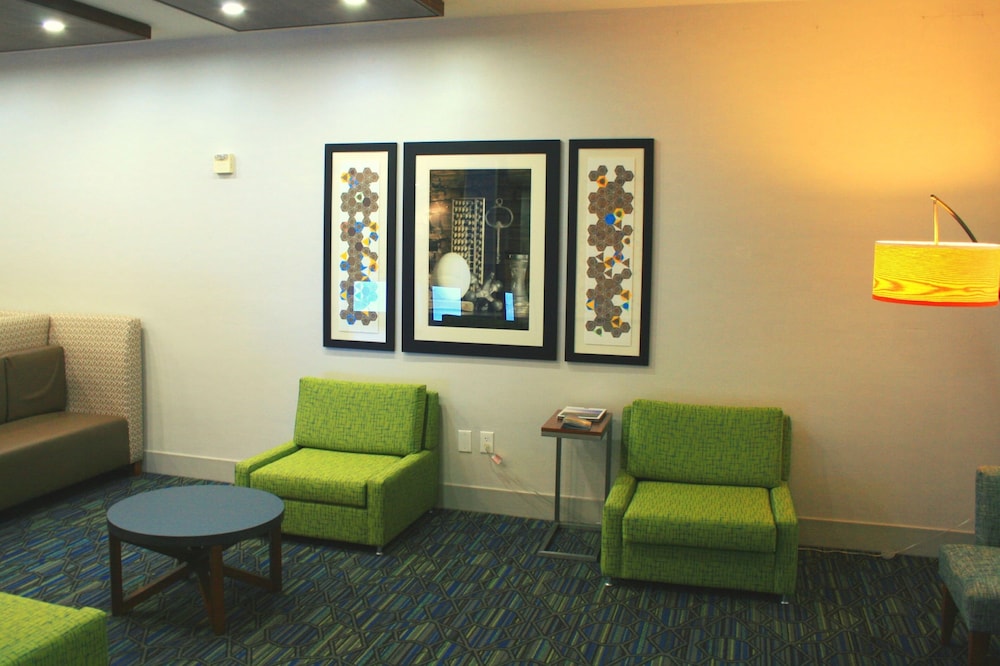 holiday inn express and suites marina state beach area