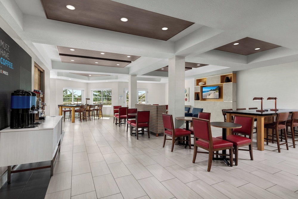 holiday inn express and suites marina state beach area