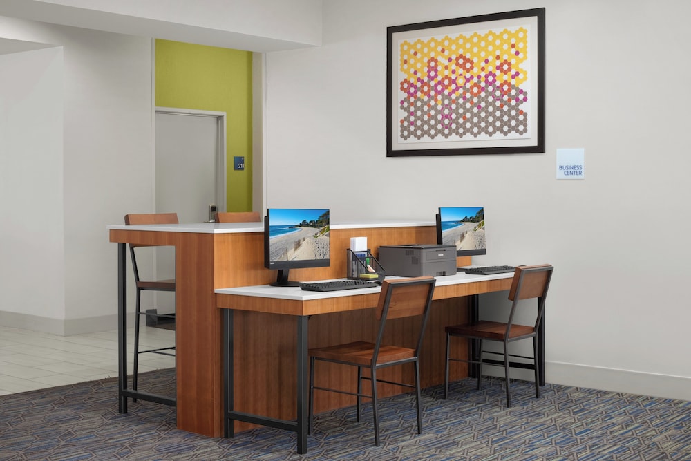 holiday inn express and suites marina state beach area