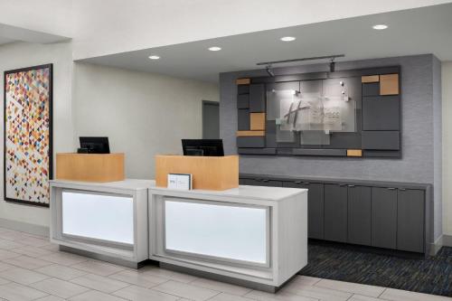 holiday inn express and suites marina state beach area