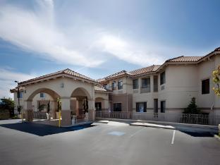 holiday inn express and suites marina state beach area