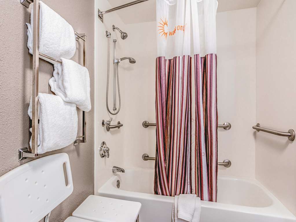 la quinta inn and suites by wyndham minneapolis bloomington w