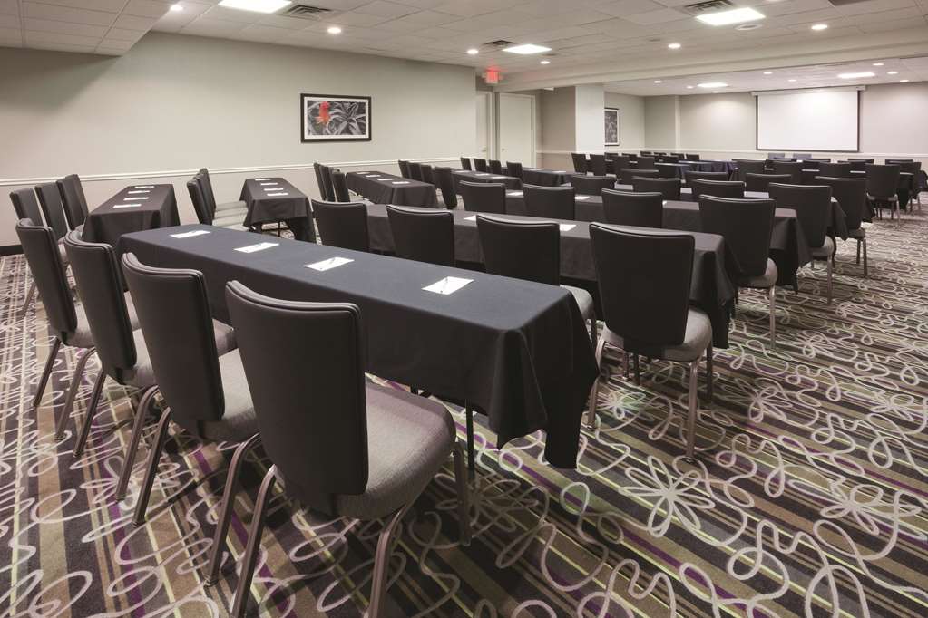 la quinta inn and suites by wyndham minneapolis bloomington w