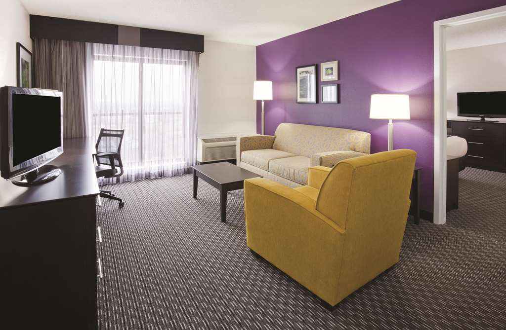 la quinta inn and suites by wyndham minneapolis bloomington w