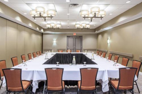 crowne plaza aire msp airport mall of america