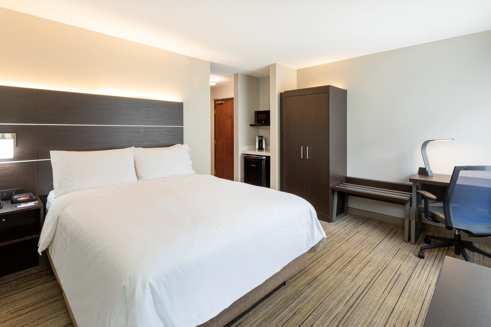 holiday inn express hotel and suites downtown minneapolis by ihg