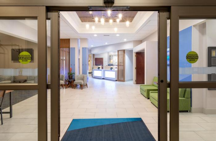 holiday inn express hotel and suites downtown minneapolis by ihg