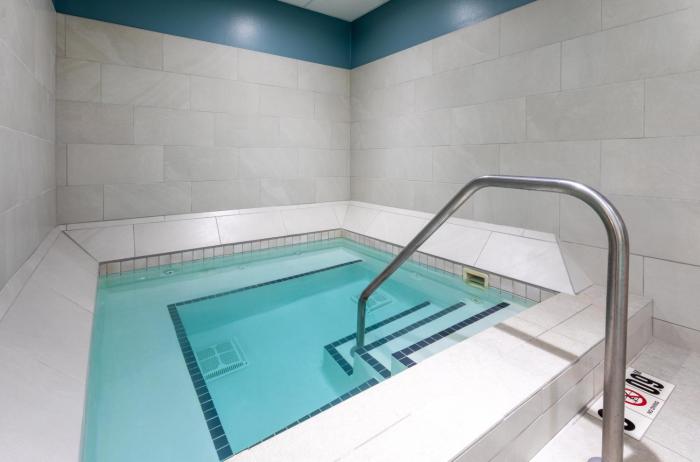 holiday inn express hotel and suites downtown minneapolis by ihg