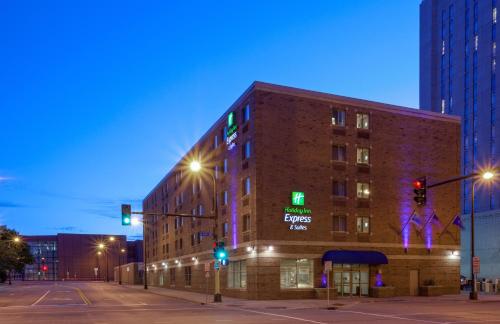 holiday inn express hotel and suites downtown minneapolis by ihg