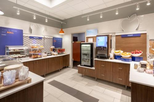 holiday inn express hotel and suites downtown minneapolis by ihg