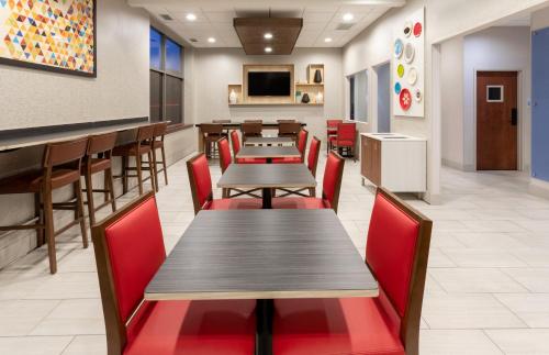 holiday inn express hotel and suites downtown minneapolis by ihg