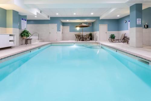 holiday inn express hotel and suites downtown minneapolis by ihg
