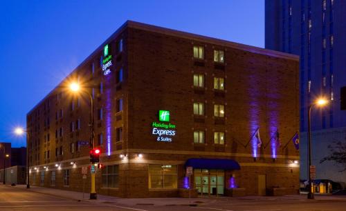holiday inn express hotel and suites downtown minneapolis by ihg