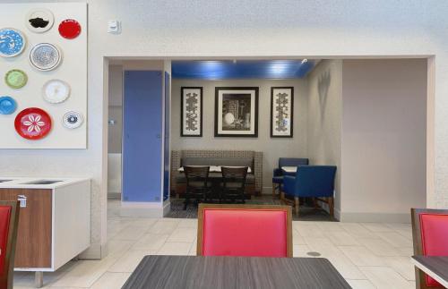 holiday inn express hotel and suites downtown minneapolis by ihg