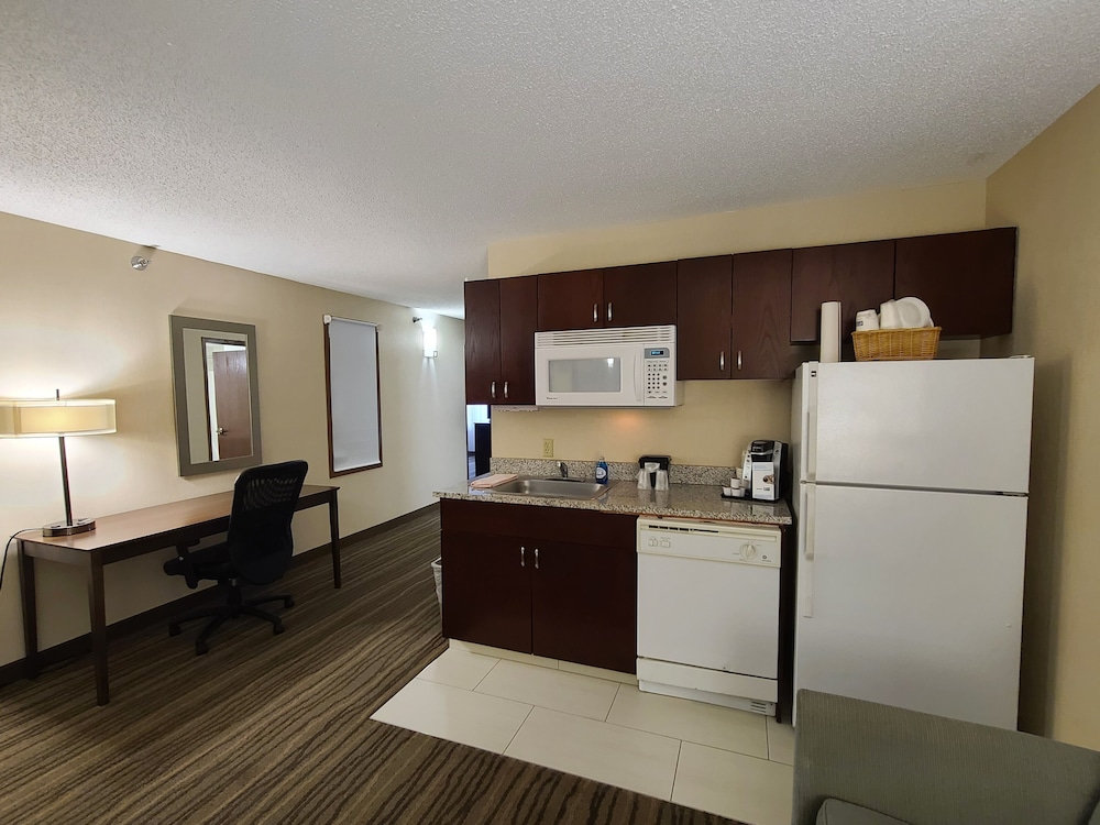 holiday inn express and suites vadnais heights by ihg
