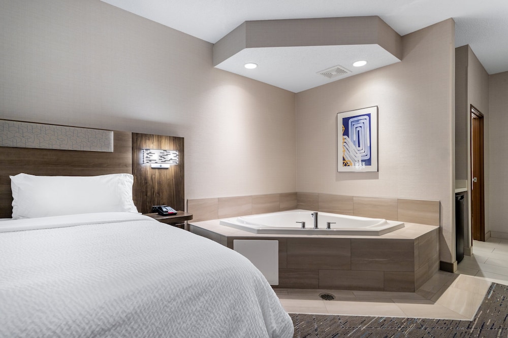holiday inn express and suites vadnais heights by ihg