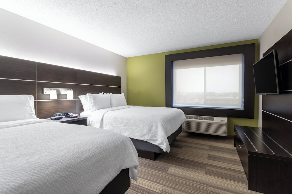 holiday inn express and suites vadnais heights by ihg