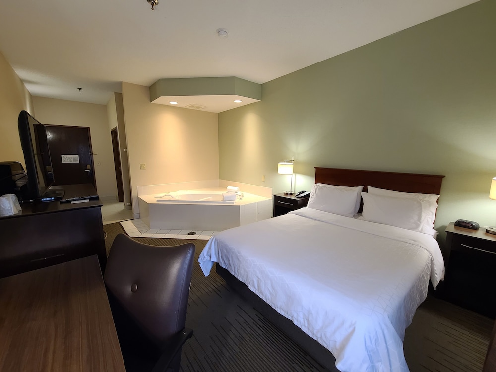 holiday inn express and suites vadnais heights by ihg