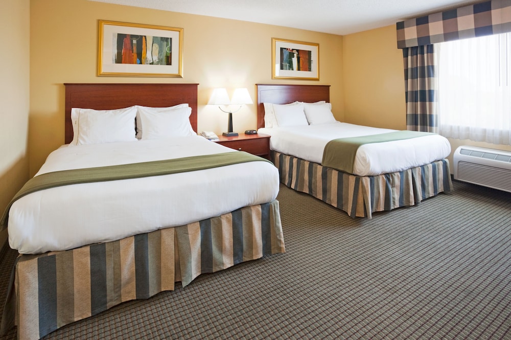 holiday inn express and suites vadnais heights by ihg