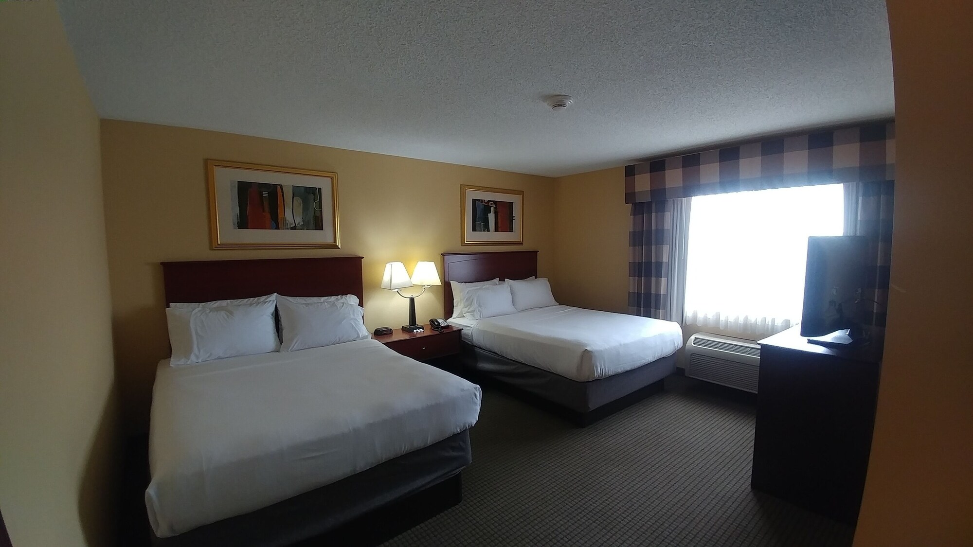 holiday inn express and suites vadnais heights by ihg