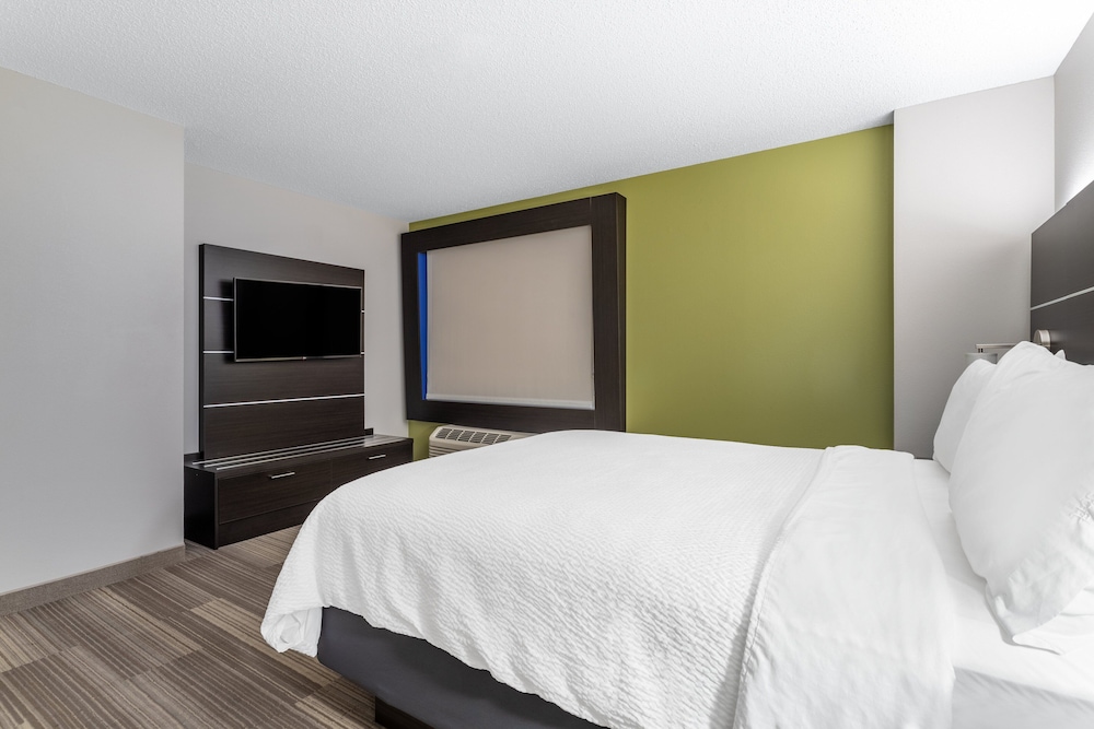holiday inn express and suites vadnais heights by ihg