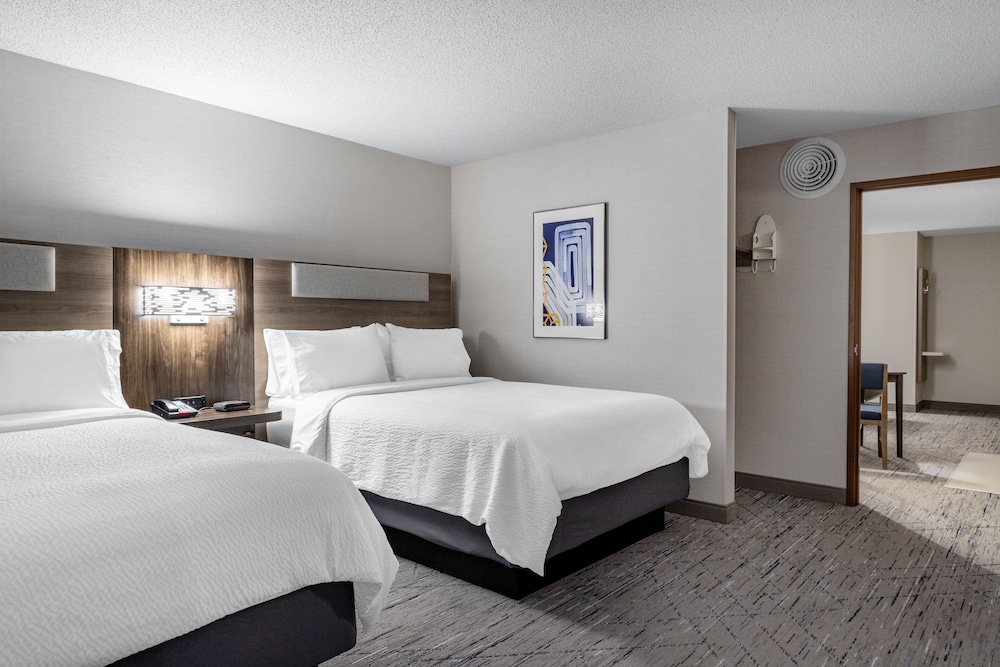 holiday inn express and suites vadnais heights by ihg