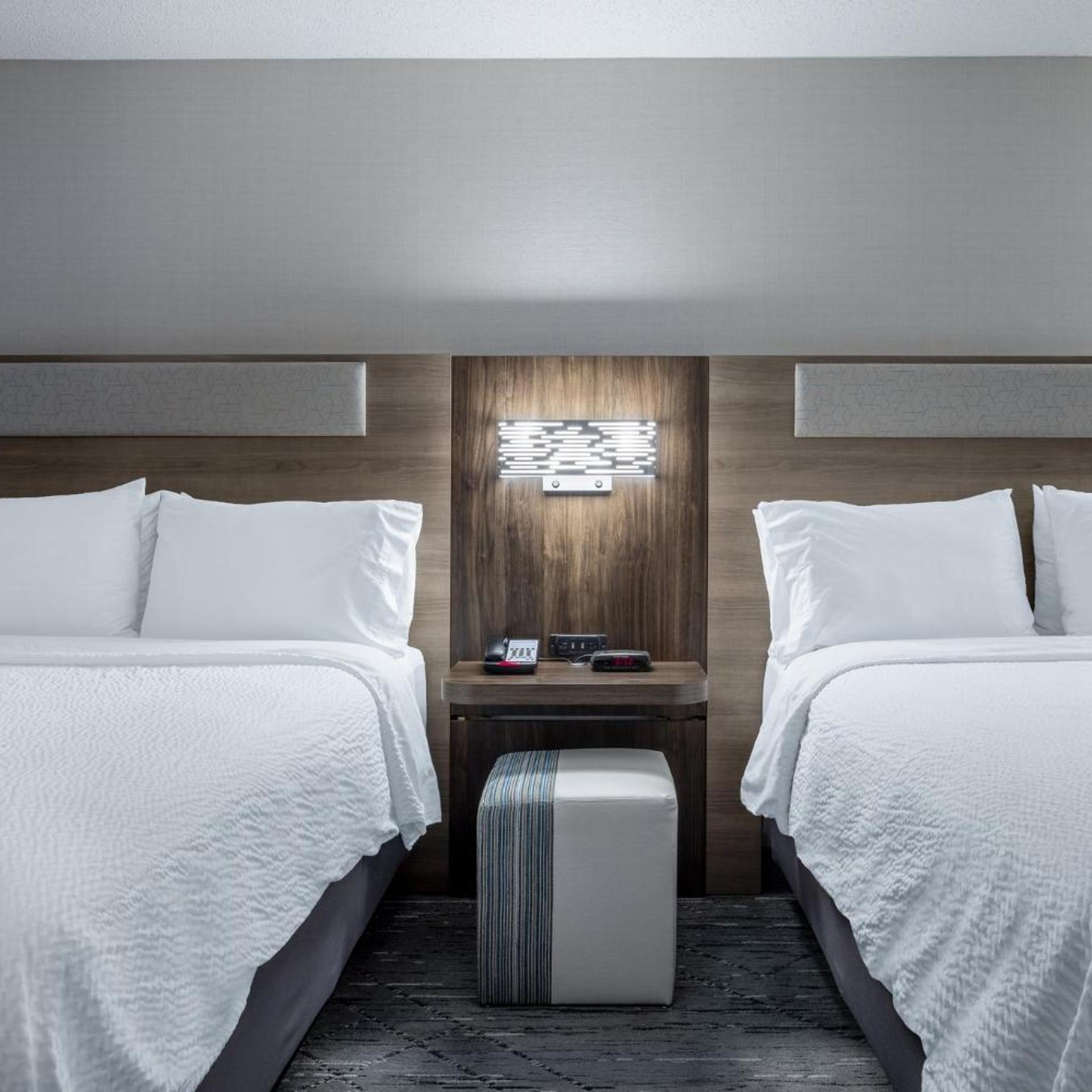 holiday inn express and suites vadnais heights by ihg